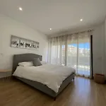 Monte By The Apartamento